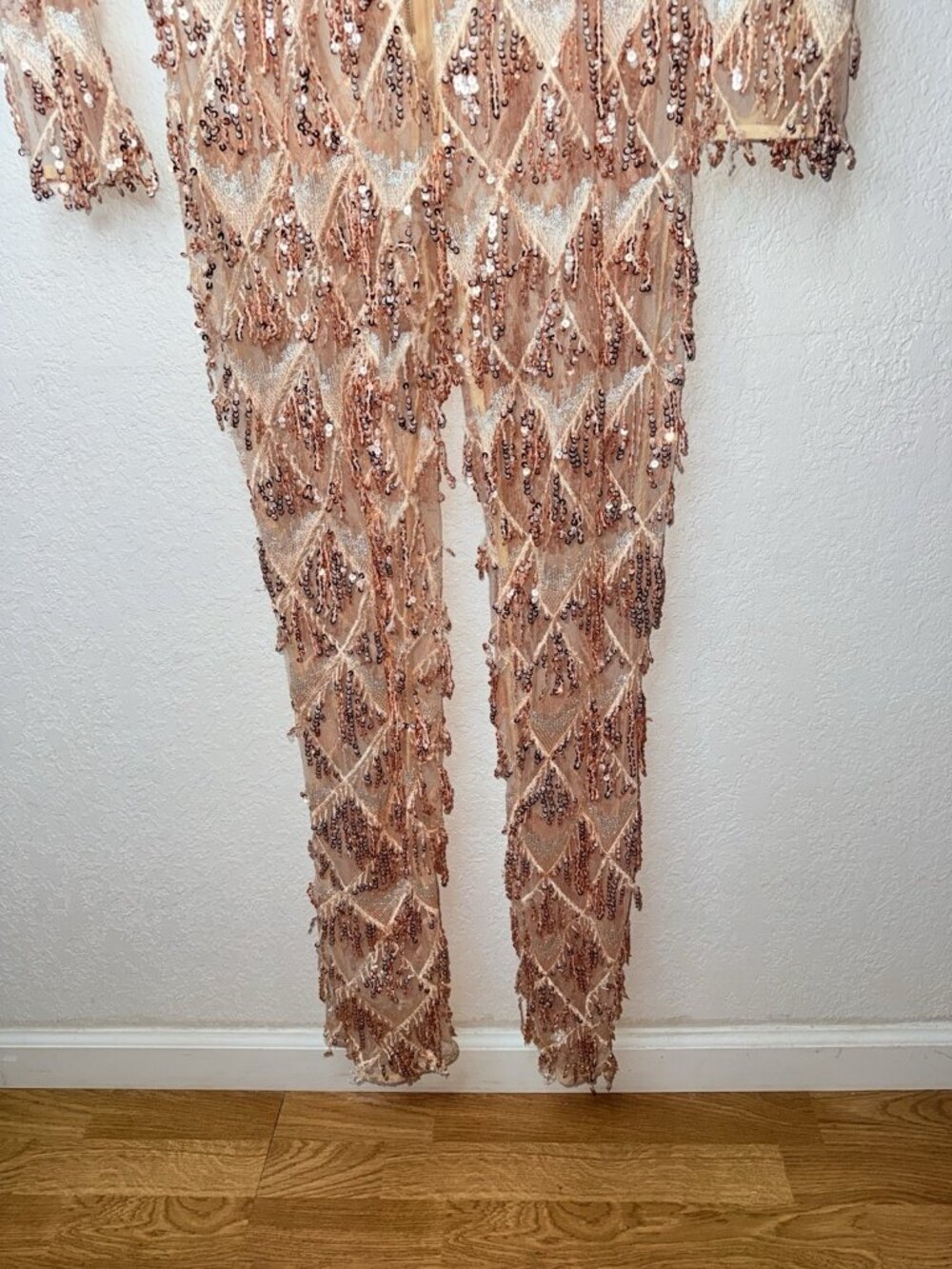 Pretty Little Thing Sequin Jumpsuit Champagne Mesh V-Neck Size 6 New Years M - Picture 8 of 14